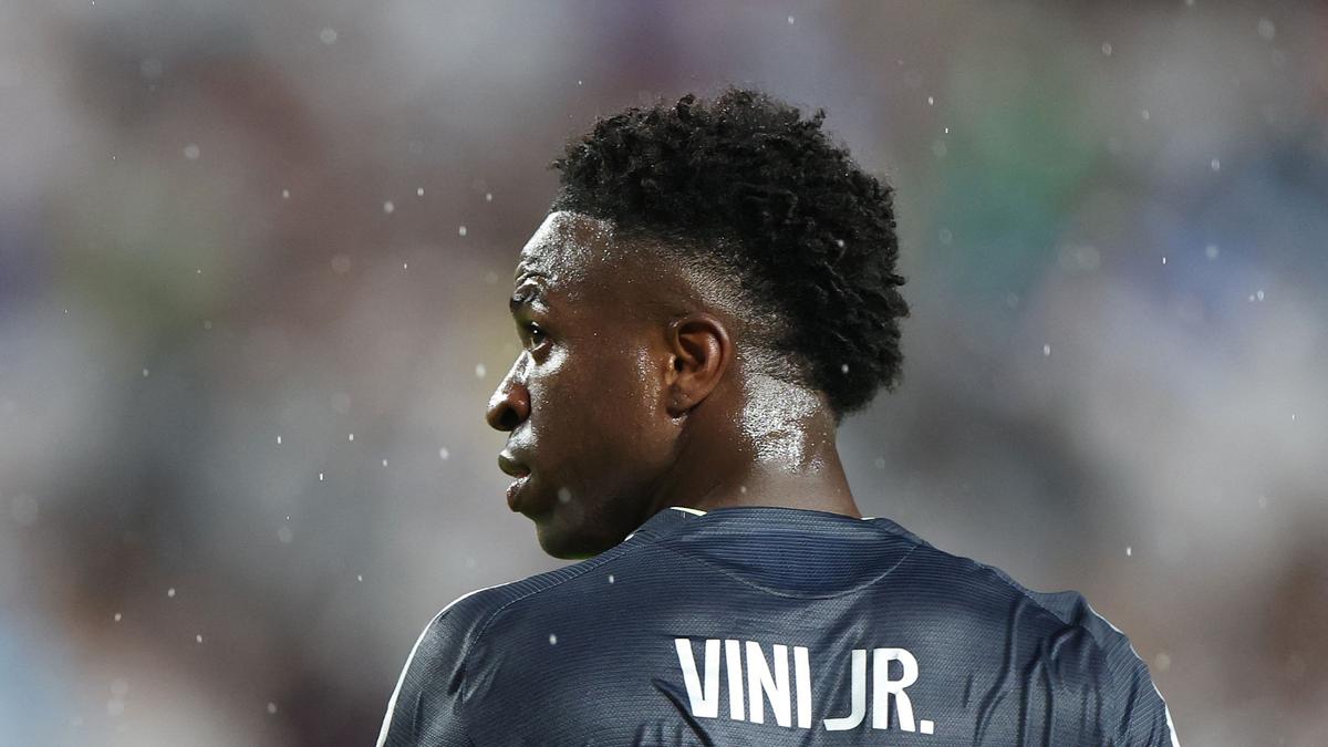 Vinicius Junior scores and assists in Real Madrid”s 3-0 win over Salzburg to advance in CWC