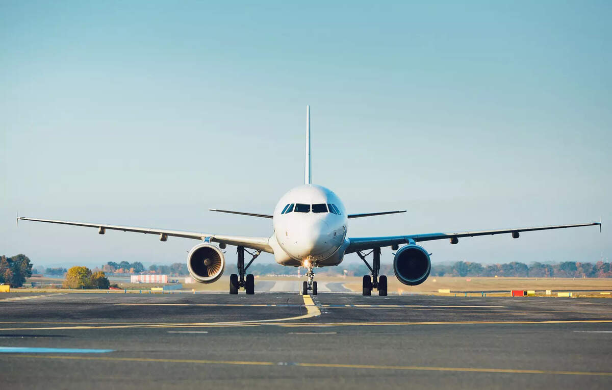 Major airlines ask US to extend cuts to minimum New York flight requirements, ET TravelWorld