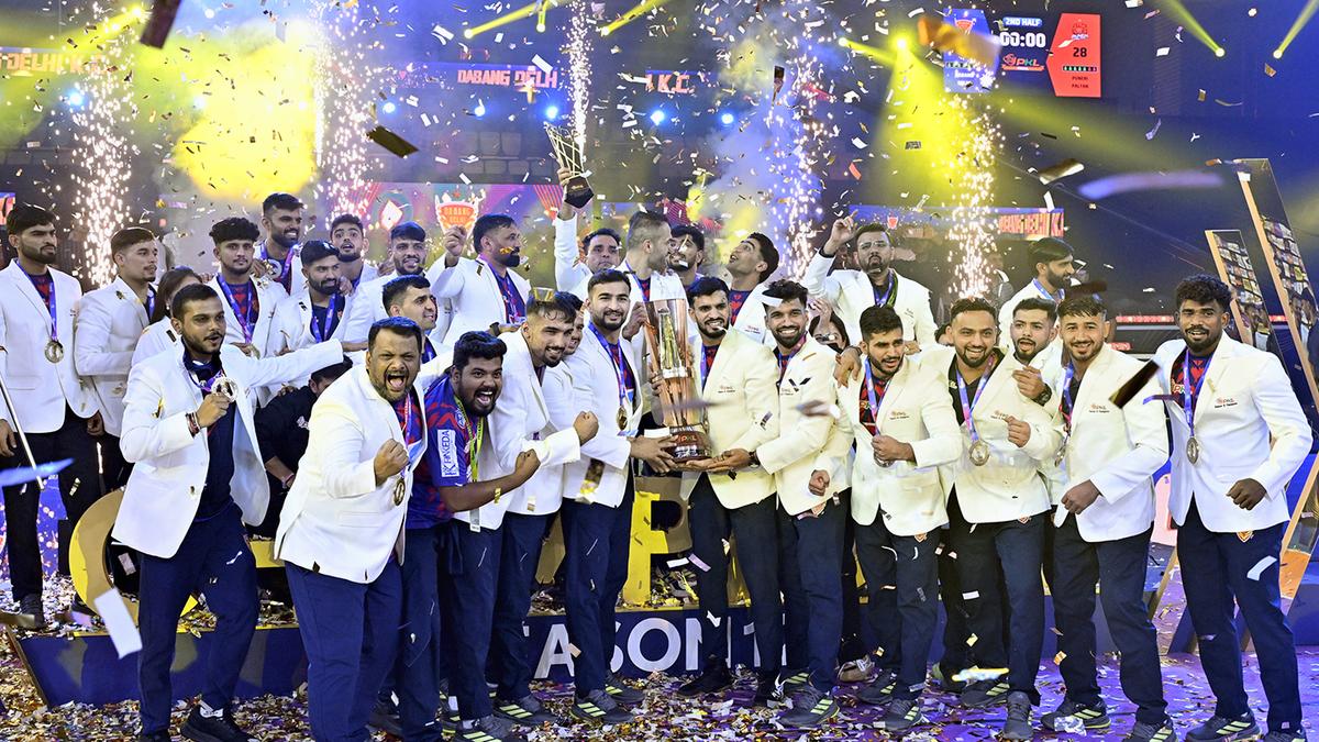 PKL 12 | Dabang delivers in front of its home fans PKL 12 | Dabang delivers in front of its home fans