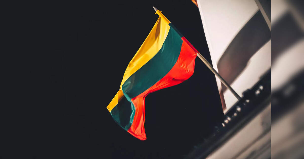 Lithuania reopens airport after balloon incident and threatens to close Belarus border, ETTravelWorld