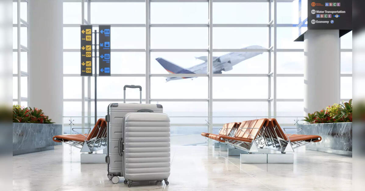 8,000 Delayed Amid Ongoing Air Traffic Control Crisis, ETTravelWorld 8,000 Delayed Amid Ongoing Air Traffic Control Crisis, ETTravelWorld
