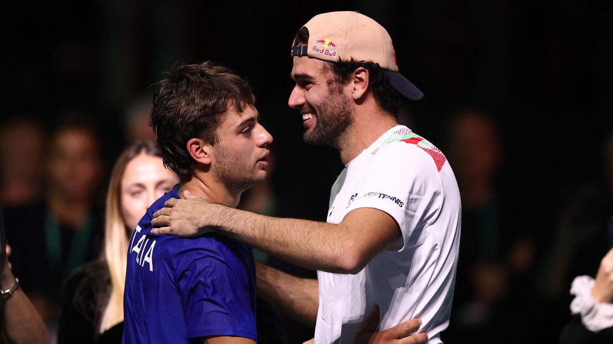 Italy retains Davis Cup with 2-0 win against Spain
