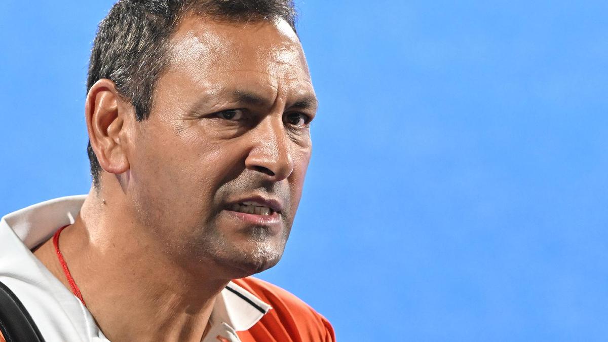 Players’ complaints on ‘outdated and dictatorial’ coaching style led to Harendra’s resignation